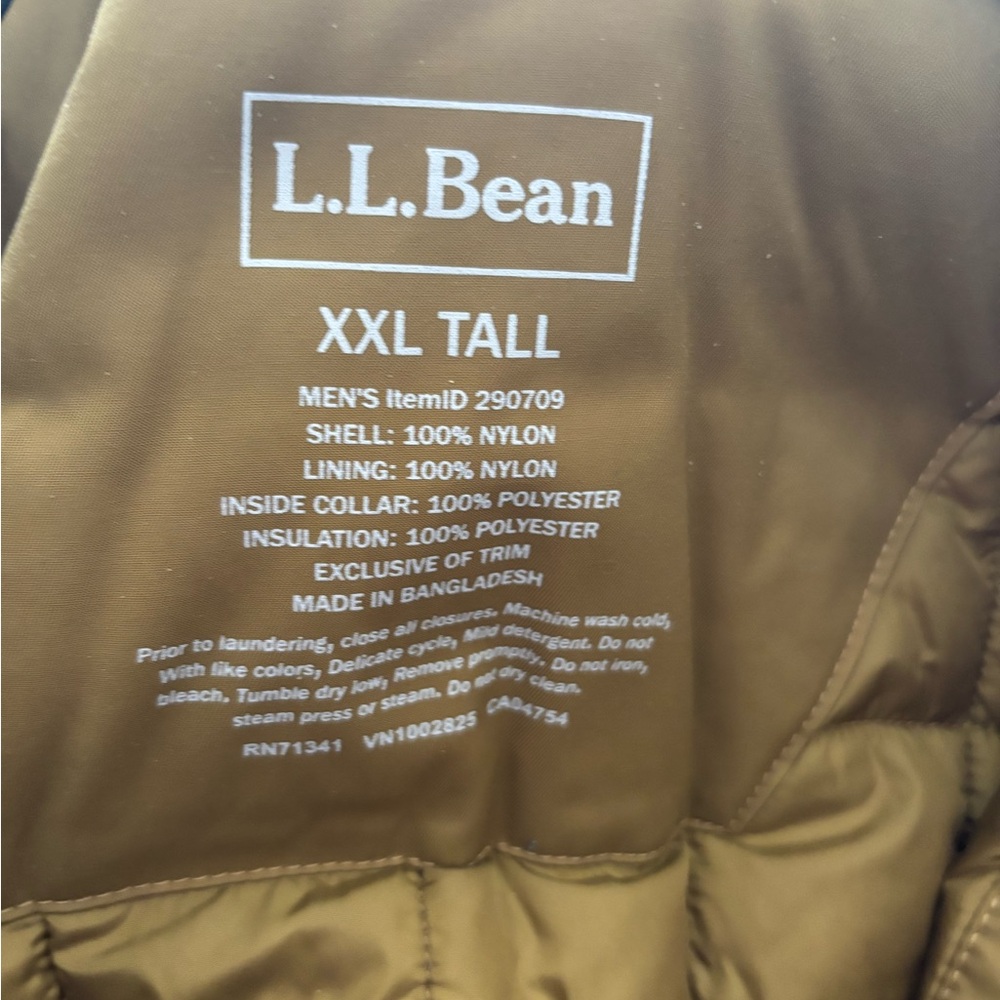 L.L. Bean Men's Puffer Jacket in Olive Green